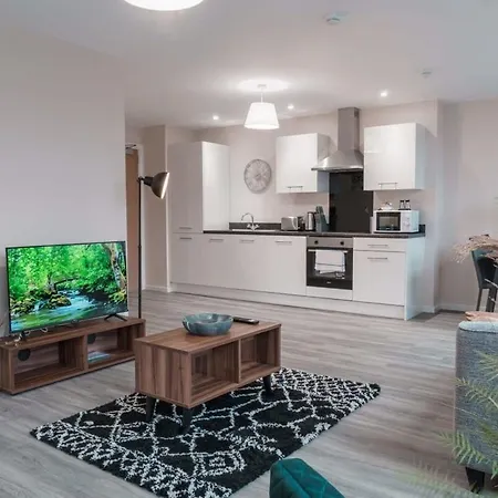Contemporary 2 Bed Manchester Apartment - Sleeps 4-3