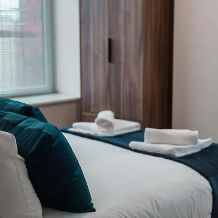 Contemporary 2 Bed Manchester Apartment - Sleeps 4-2
