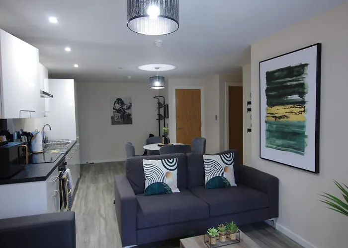 2 Bed 2 Bath Apartment Close To City Ctre Sleeps 5 -Free Parking